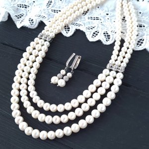 Робота Святкове намисто та сережки з натуральних перлів