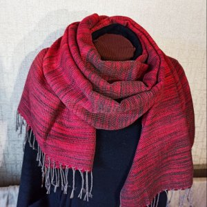 Робота Жіночий теплий шарф. Широкий, домотканий