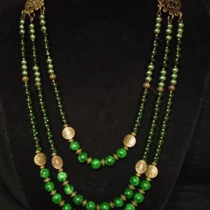 Работа Агатовые зелёные бусы "Богиня"