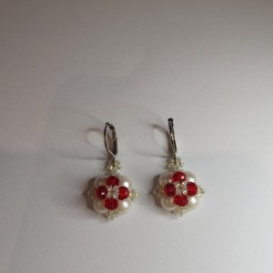 Работа Сережки из бусин