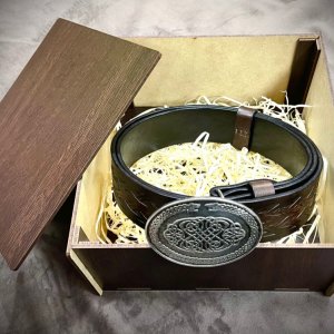 Робота Чоловічий ремінь із шкіри з кельтською символікою