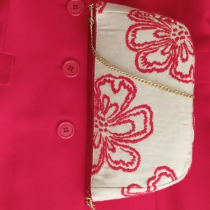 Робота Сумочка-клатч бежево-червона з  декором