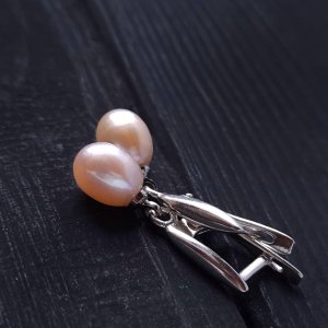 Робота Срібні сережки з натуральними персиковими перлами