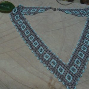 Робота Кольє з бісеру та скляних намистинок-крапельок