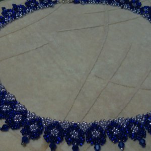 Работа Серебристо-синее колье из бисера