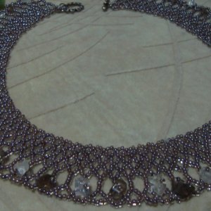 Работа Колье из ажурной бисерной сетки, расшитой сколами
