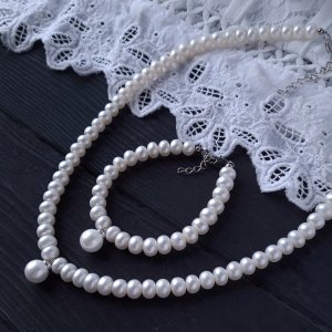 Робота Комплект з натуральних перлів високого класу та Майорки