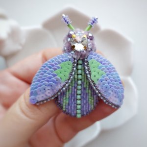 Работа Брошь Сиреневая Жужа