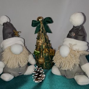 Робота Святковий набір (2 гноми + ялинка + коробка)