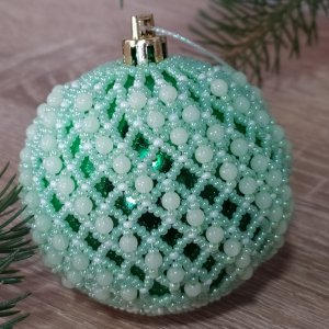 Работа Новогодняя игрушка флуоресцентная