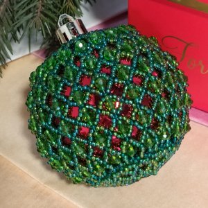 Робота Новорічна іграшка червоно-зелена куля