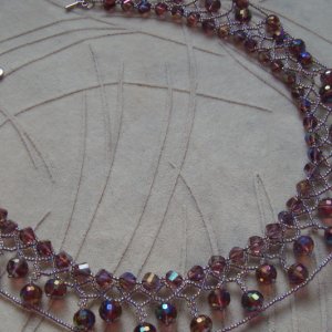 Работа Ожерелье из хрустальных бусин