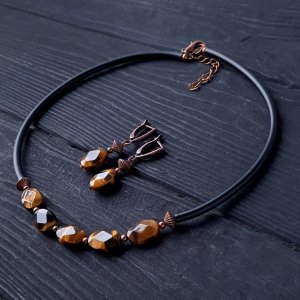 Робота Комплект з тигрячого ока "Рік тигра -13" чокер та сережки