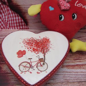 Робота Столик-піднос у вигляді серця