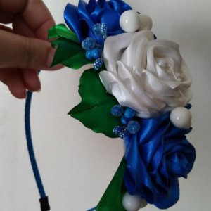 Робота Сині троянди з атласних стрічок на обідку