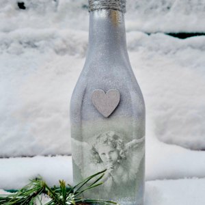 Робота декорована бутилочка для осячення та зберігання води