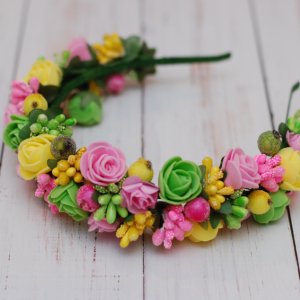 Робота Яскравий обруч обідок із квітами жовто-рожево-салатовий.