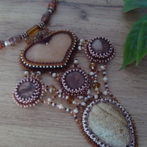 Робота Кольє -чокер з натурального каміння