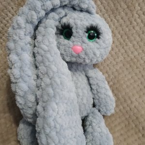 Робота В'язаний зайчик 32 см. Зайчик амігурумі з зефірними вушками.