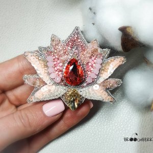 Робота Брошка Лотос ручної роботи