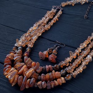 Робота Комплект з натурального бурштину та кварцу