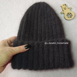 Работа Вязаная шапка из агоры