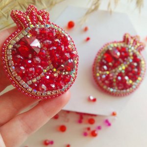 Робота Брошка Гранат