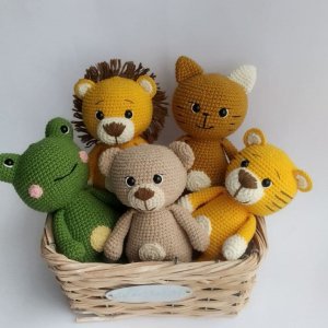 Работа игрушки животные: лягушка, тигрик, котик, лев, мишка