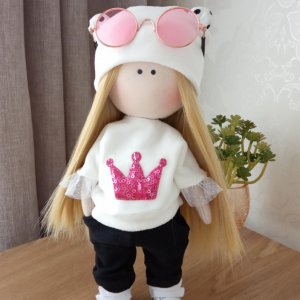 Работа Стильная интерьерная кукла ручной работы в очках