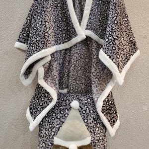 Работа Набор детский для девочки (подушка и пончо)