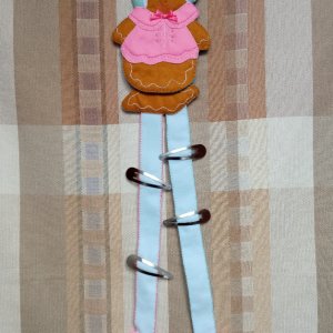 Робота Підвіска для шпильок 'Прянична лялька'