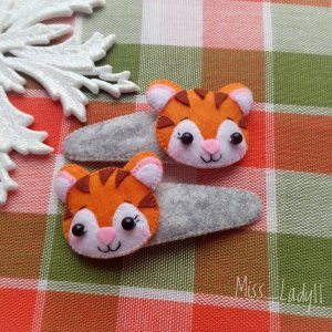 Робота Пара шпильок 'Тигрята' з фетру. Символ 2022 року