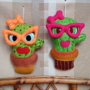 Робота Підвіска-гольниця з фетру 'Кактус'