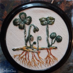 Робота Мікро вишивка Конюшина