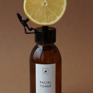 Работа Тоник FRUITS с АНА-кислотами и гиалуроновой кислотой
