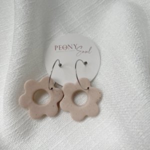 Робота Поллі беж