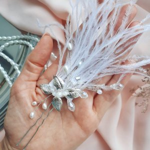 Работа Шпилька с перьями страуса