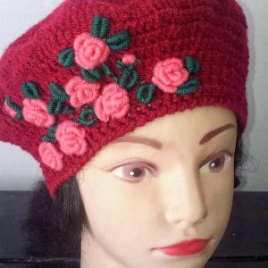 Робота Берет з вишивкою