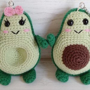 Работа Авокадо-обнимашки. Пара мальчик и девочка. Вязаная игрушка.
