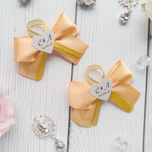 Работа Бутоньерки для гостей, бутоньерки с датой свадьбы 