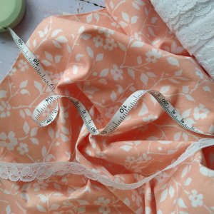 Робота Тканина бавовна для рукоділля гілочки і квіточки на абрикосовому