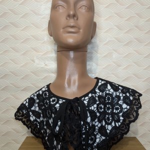 Работа Черный воротник с пайетками