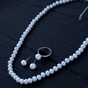 Работа Классический комплект из натурального жемчуга в серебре тройка.