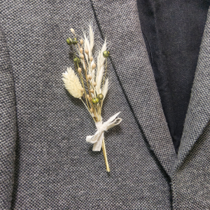 Работа Бутоньерки для гостей с сухоцветов, свадьба в стиле рустик