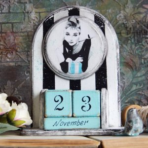 Робота Вічний календар з Одрі Хепберн