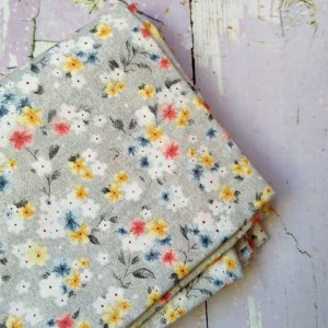 Робота Бавовна для рукоділля квіти на сірий фон