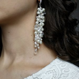 Работа Пышные серьги для невесты на свадьбу.