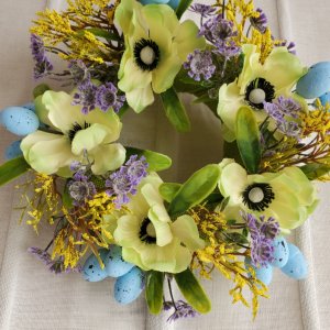 Работа Пасхальный венок с белыми маками