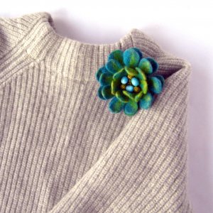 Робота Валяна брошка Блакитна квітка