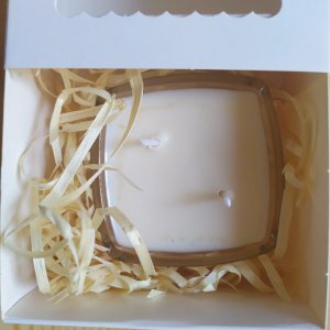 Работа "Золото, плавящееся" свеча с естественными блестками